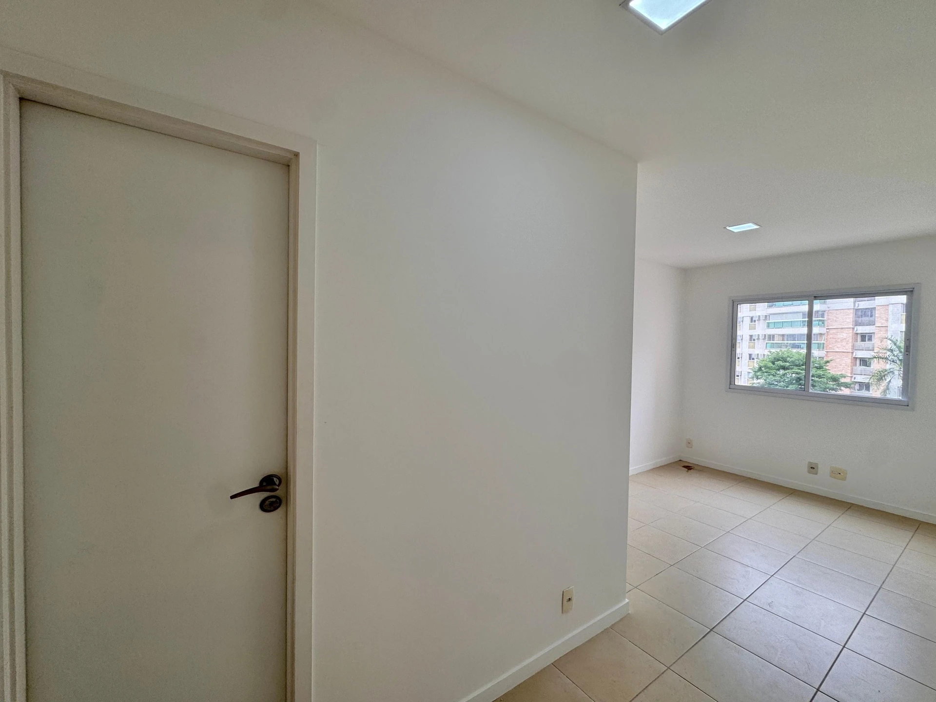 Furnished apartment, 158 m², with a water view — photo 28