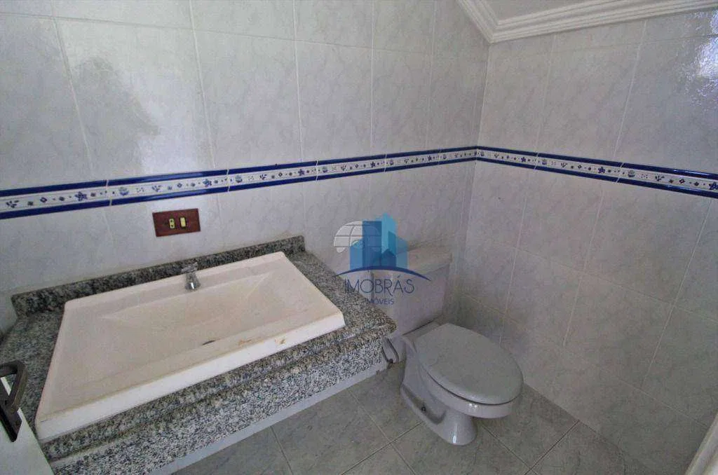 3-bedroom house, 2 with their own bathrooms, 297 m² — photo 11
