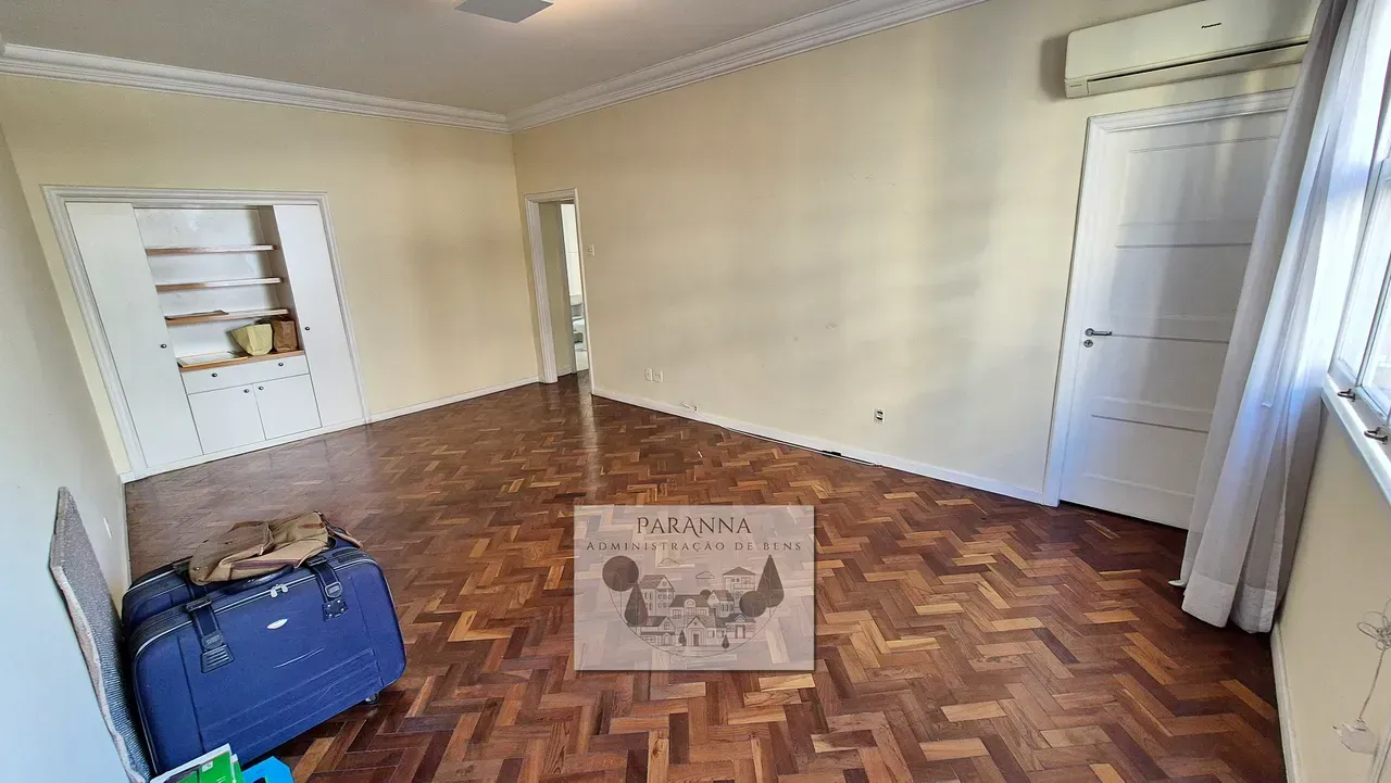 4-bedroom, 4-bath apartment with balcony and laundry area — photo 19