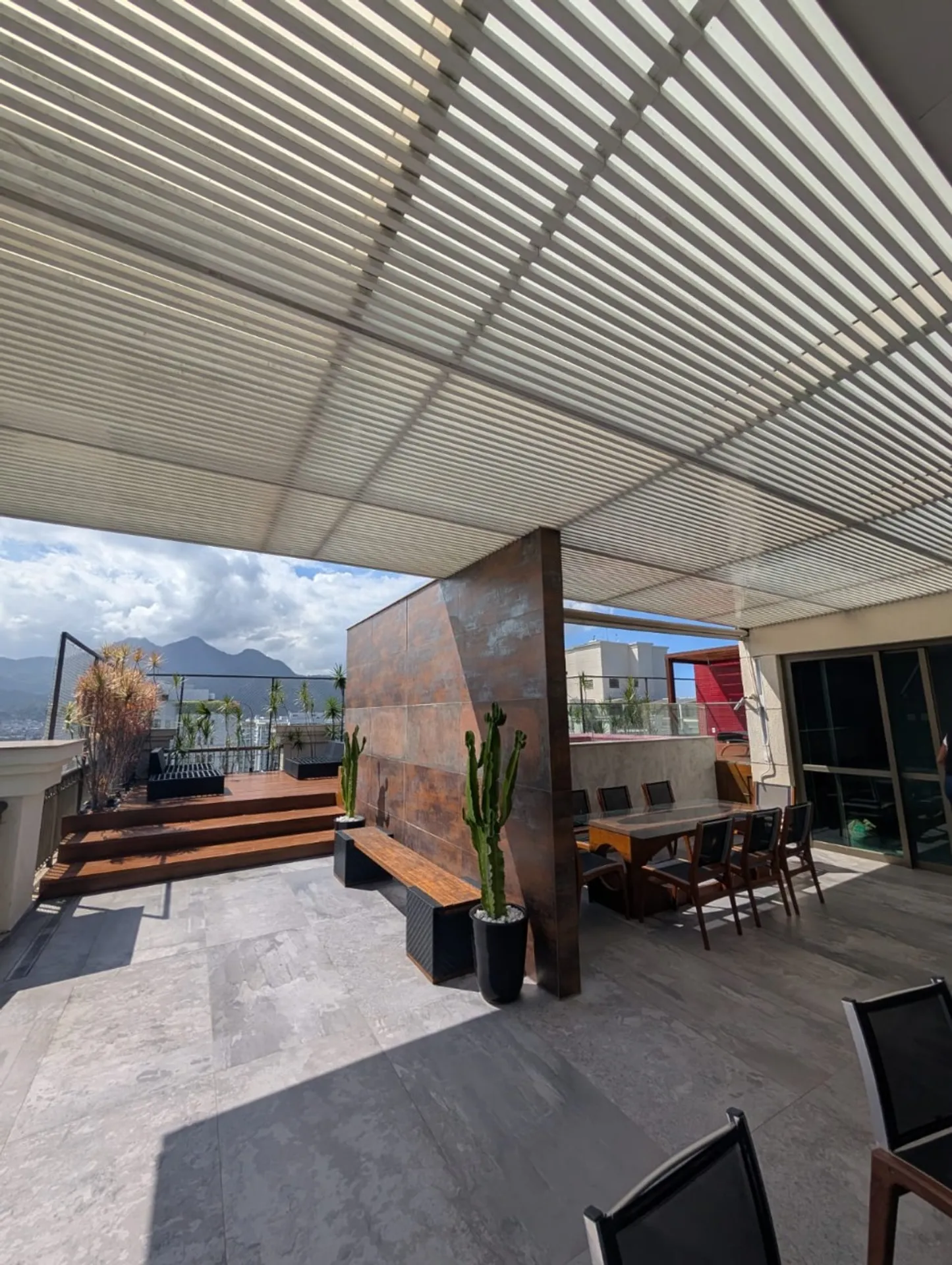Apartment, 370 m², with a grill on the balcony — photo 10