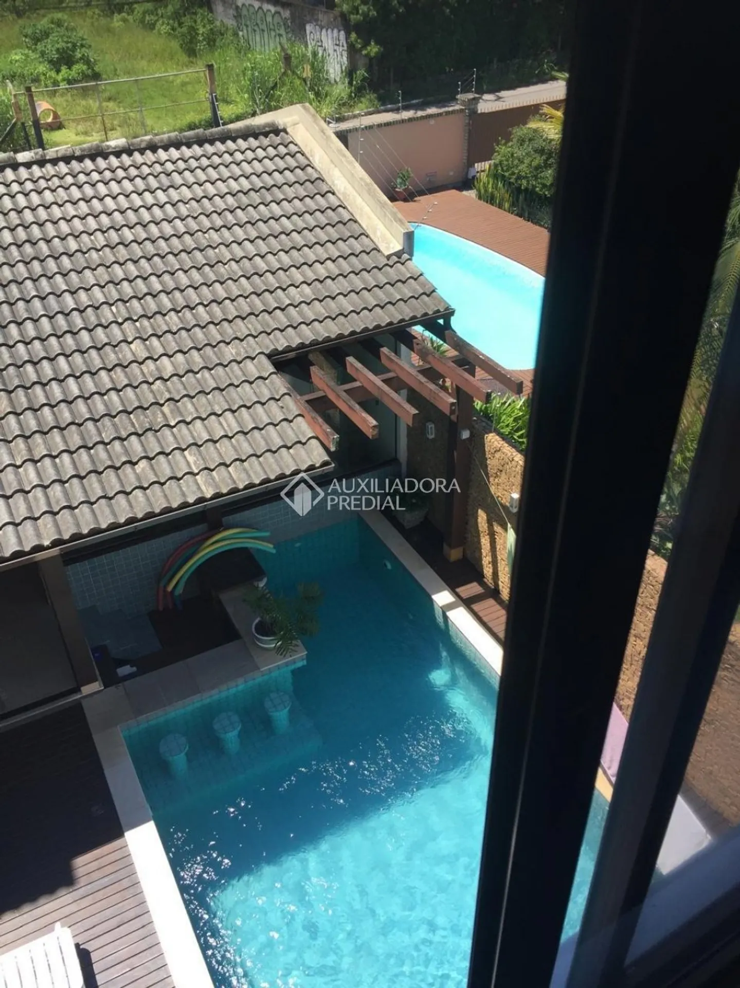 Furnished 350 m² house with an open-plan gas kitchen — photo 13