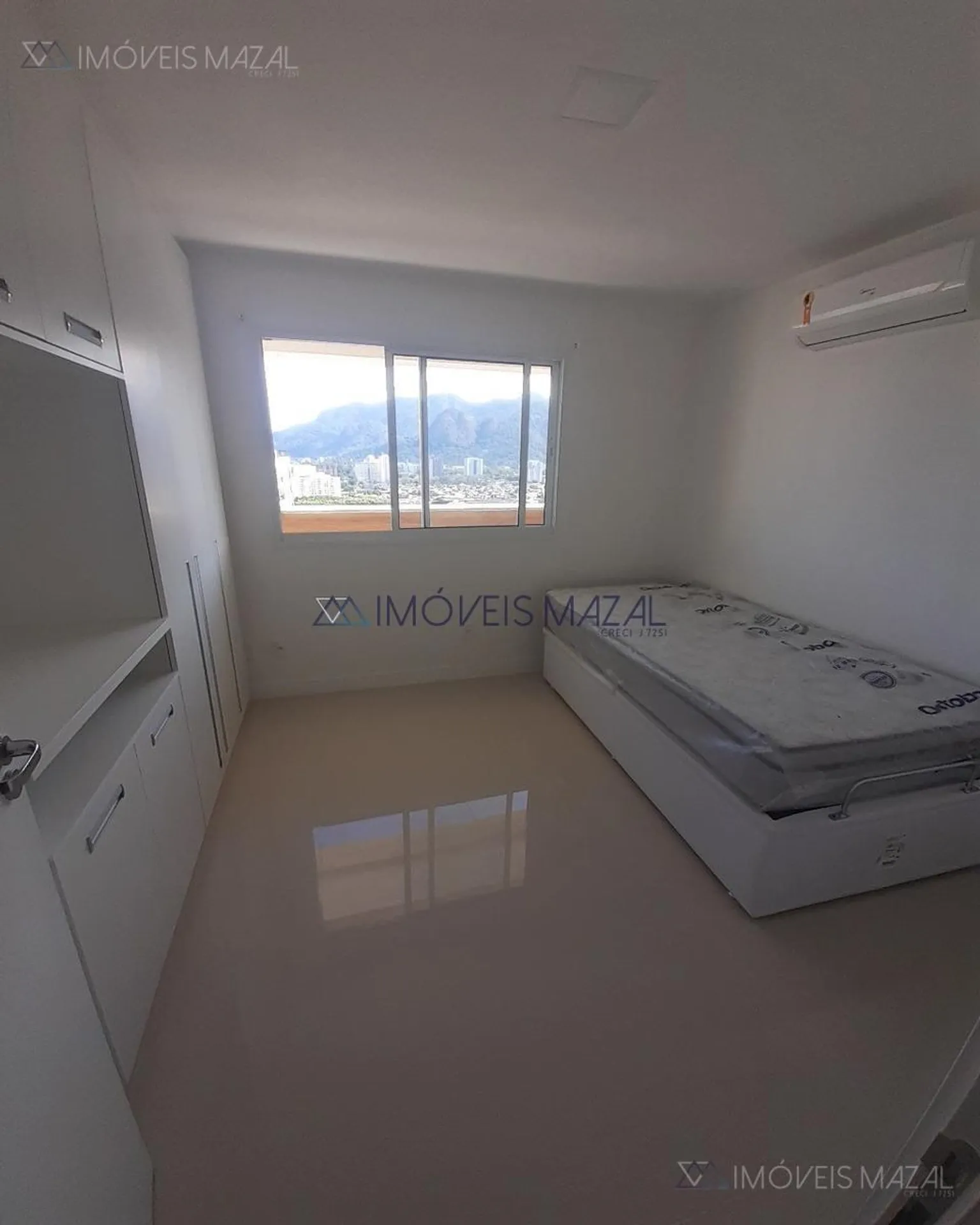 Linear duplex with 3 bedrooms and a BBQ balcony — photo 4
