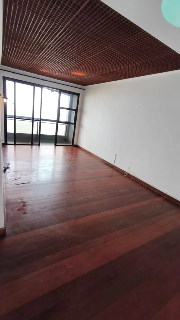 1-bedroom apartment with balcony and fitted storage — photo 13