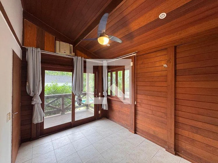1000 m² house with a washing machine and a bathtub — photo 20