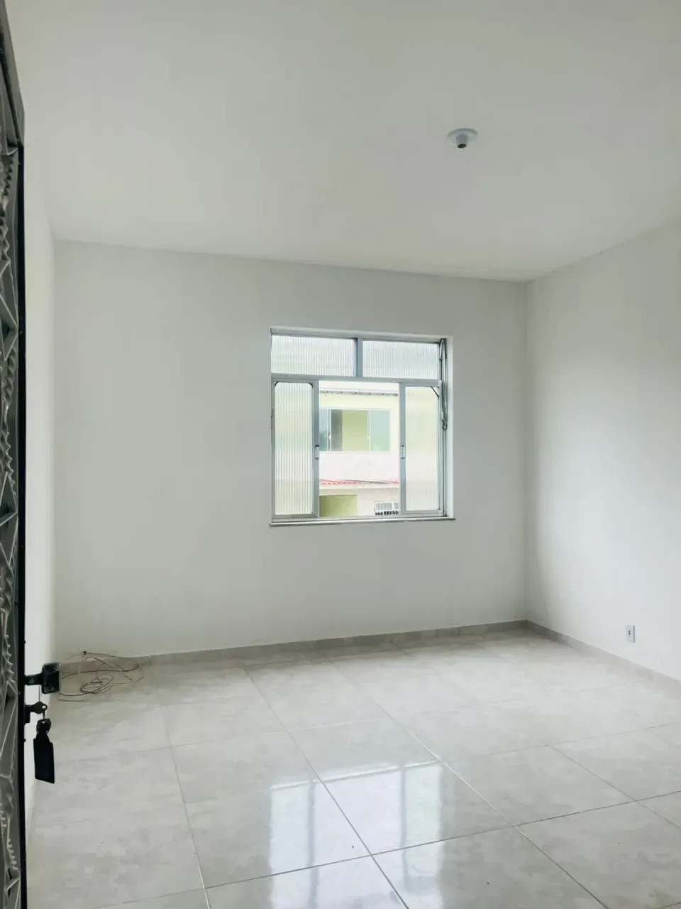 Unfurnished 2-bedroom apartment with 1 bathroom