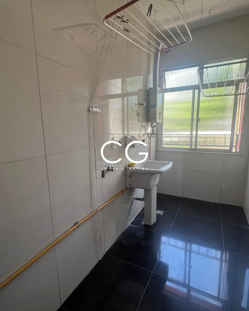 Unfurnished 3-bedroom apartment with balcony — photo 18