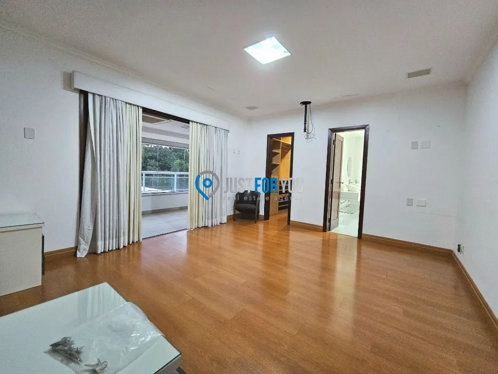 Furnished 4-bedroom house with 5 bathrooms and 350 m² — photo 20