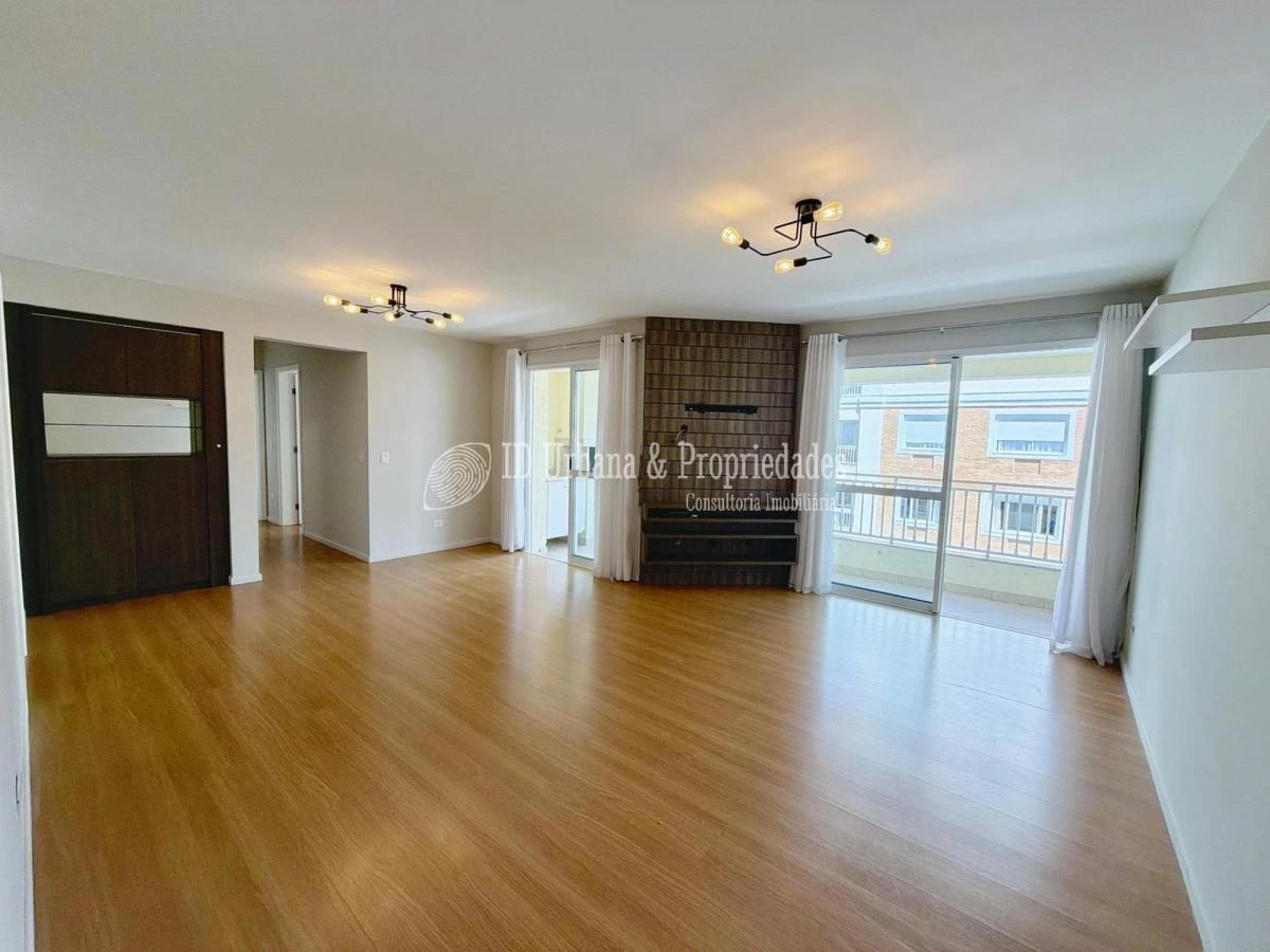 3-bedroom apartment in a building with a pool — photo 33