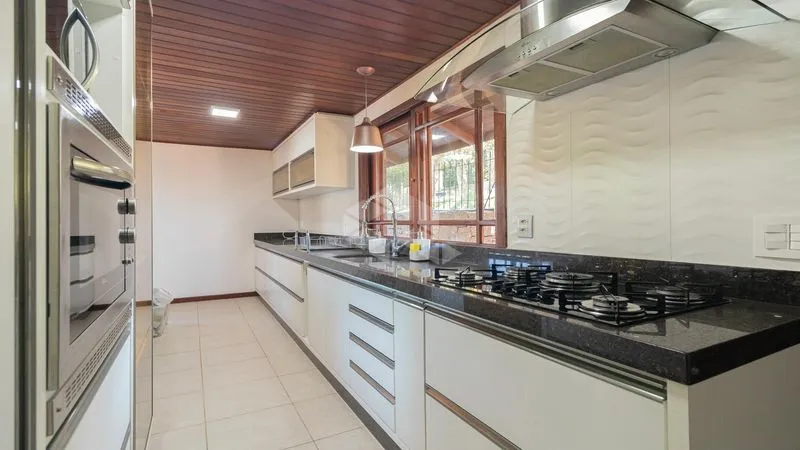 Furnished house 314 m² with 6 bedrooms and 4 parking — photo 21