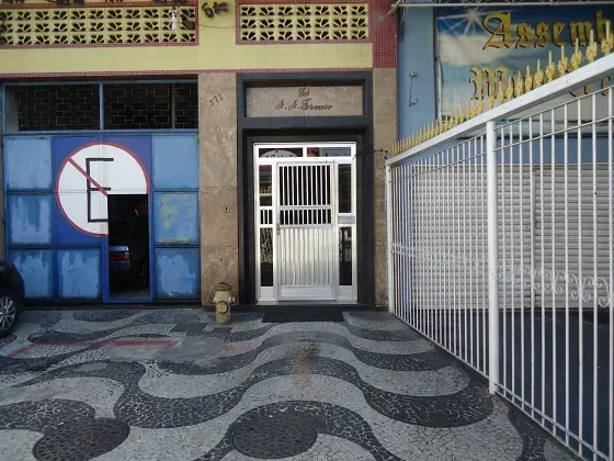 Apartamento de 2 quartos com piso de madeira ou laminado — photo 13