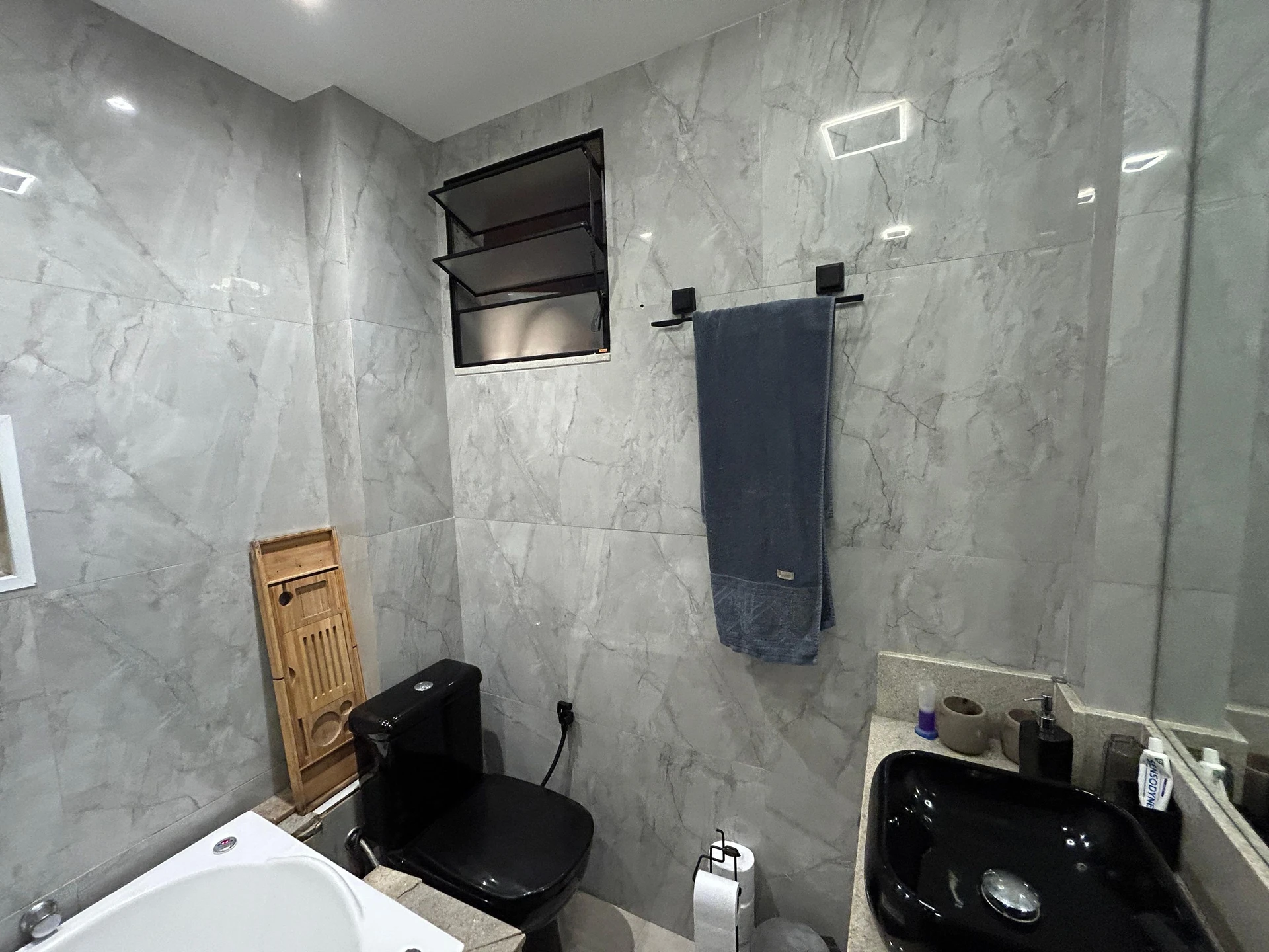 Furnished apartment with 2 bedrooms and 1 en-suite — photo 10