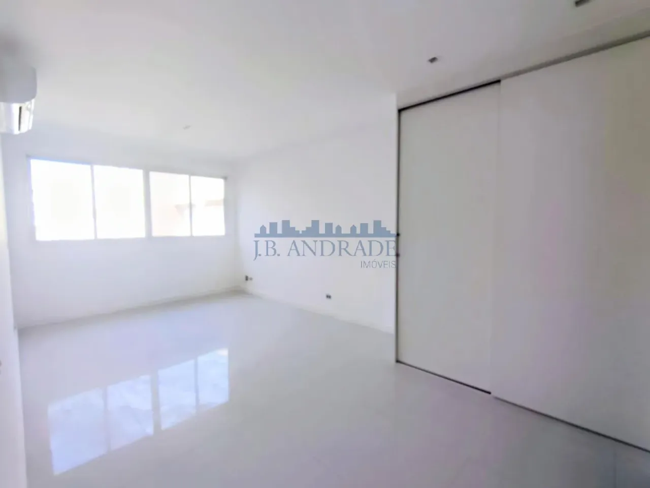 Apartamento com 4 quartos e varanda envidraçada — photo 17