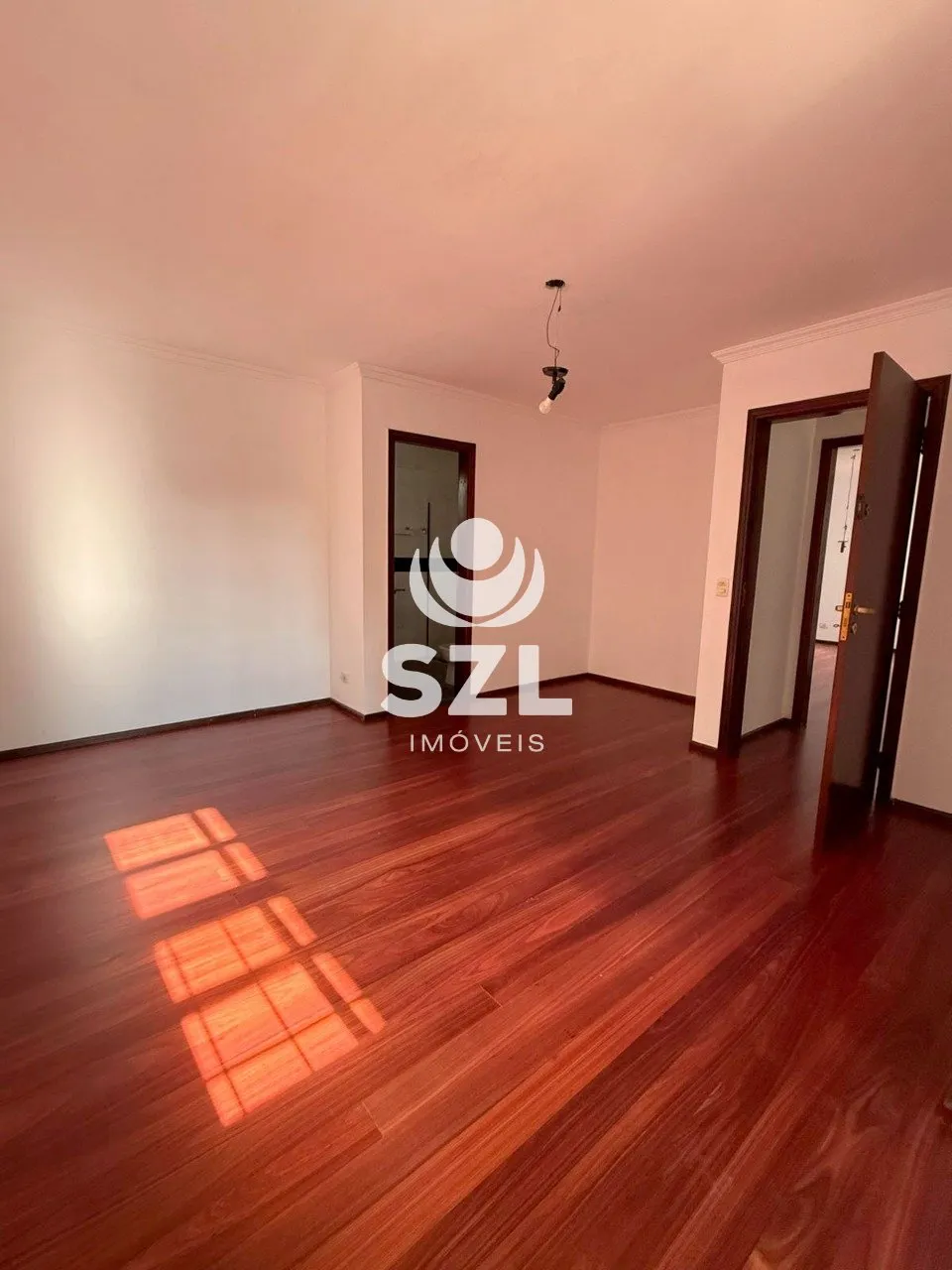 House with 5 bedrooms and 5 parking spaces — photo 5