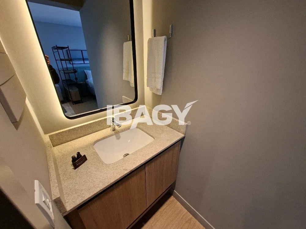 Studio with a glassed-in balcony and open-plan kitchen — photo 220