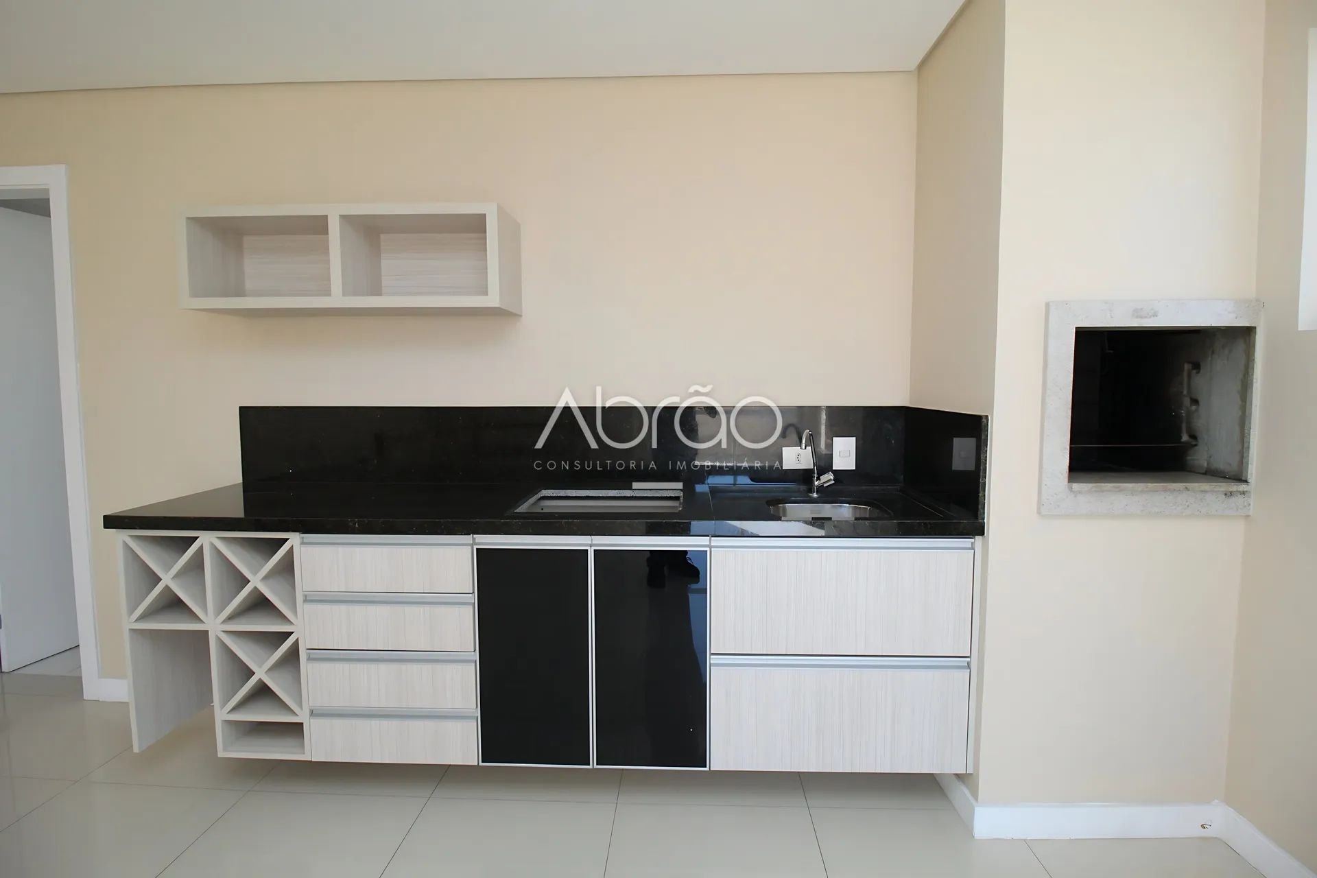 Spacious 3-bedroom apartment with 3 bathrooms — photo 16