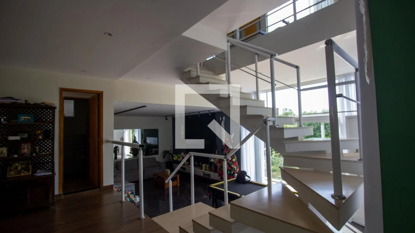 Furnished house with 5 bedrooms and 6 parking spaces — photo 73