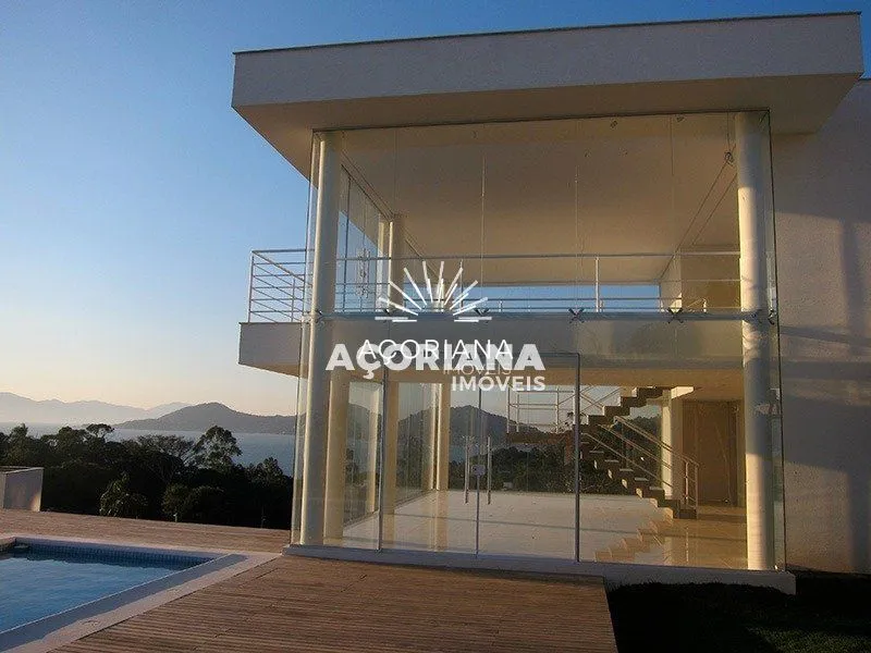 House with 3 en-suite bedrooms and 4 parking spaces