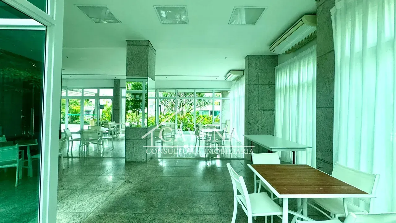 Furnished 4-bedroom apartment with glazed balcony — photo 37