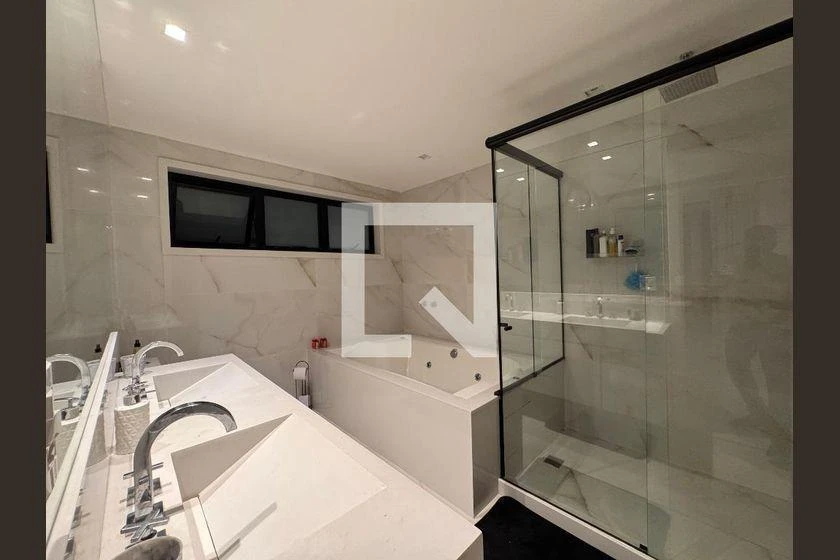 Rental house with 4 suites and 450 m² — photo 40