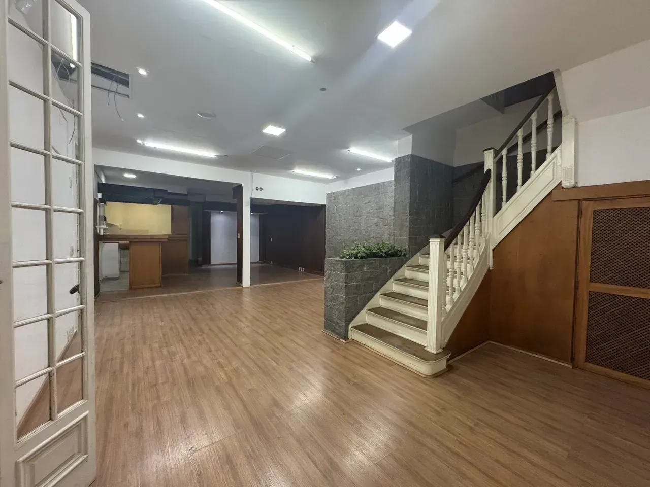 Casa para alugar com 5 quartos e 5 banheiros — photo 2