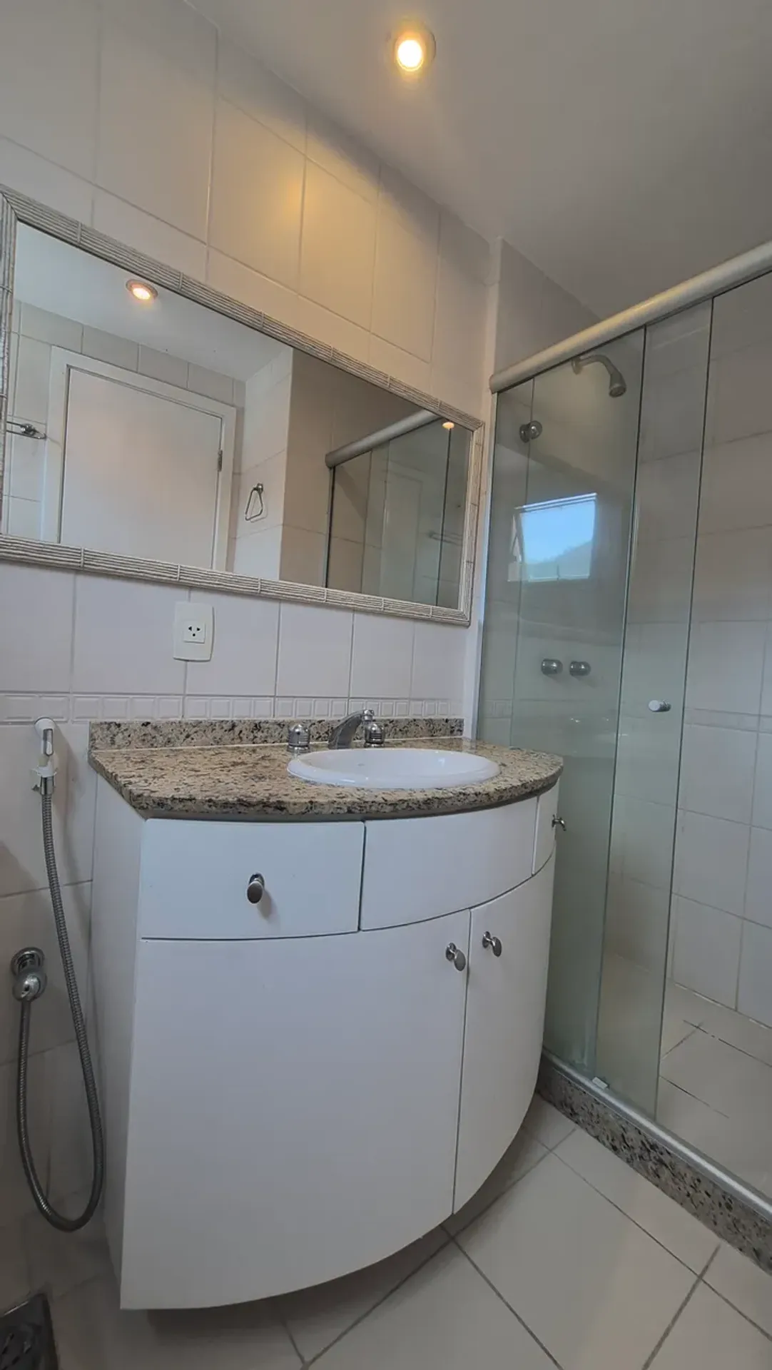 Apartment on the 6th floor with wood or laminate floors — photo 18