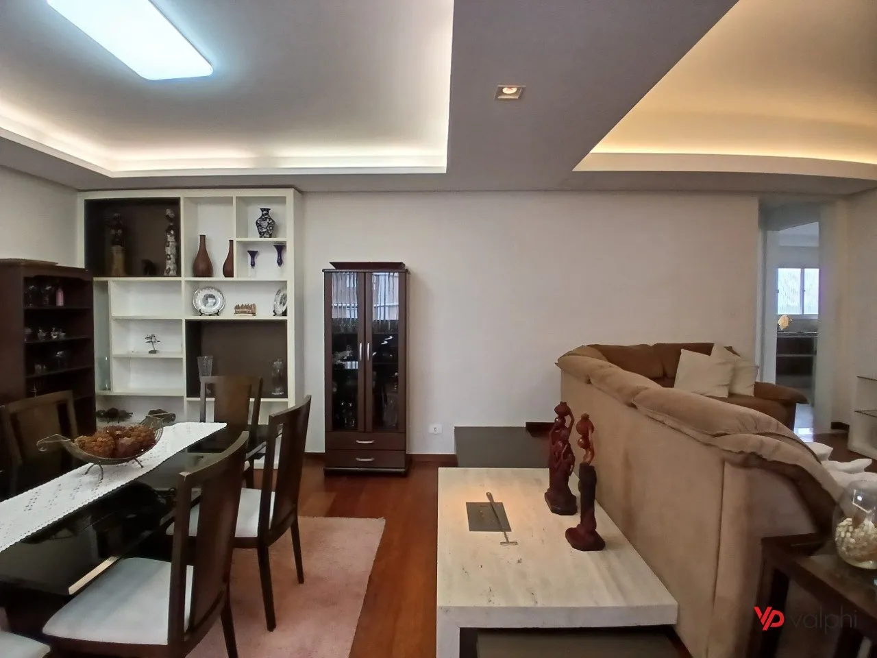 4-bedroom apartment with a walk-in closet in Curitiba — photo 43