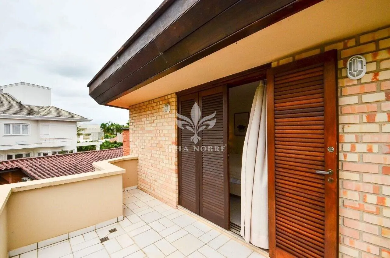 Casa mobiliada com 7 quartos e piscina ao ar livre — photo 74