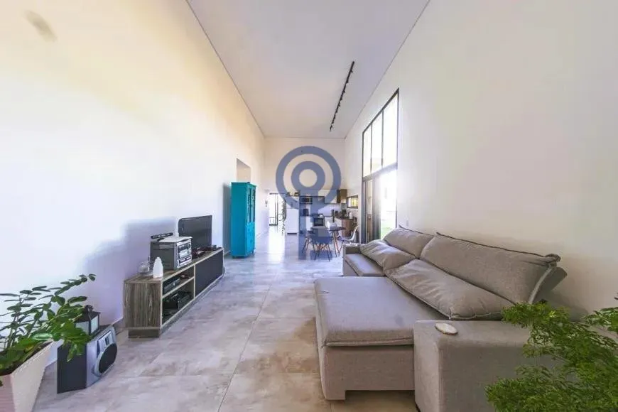 Furnished 4-bedroom house with open-plan kitchen — photo 5