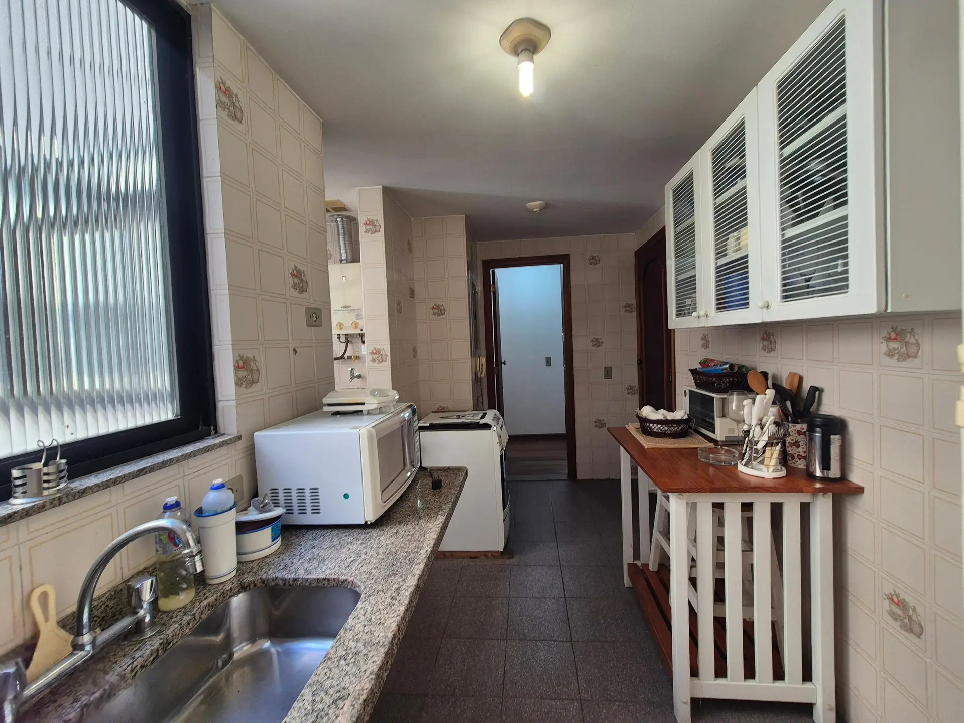 Glass-enclosed balcony in a 2-bedroom apartment, 84 m² — photo 2