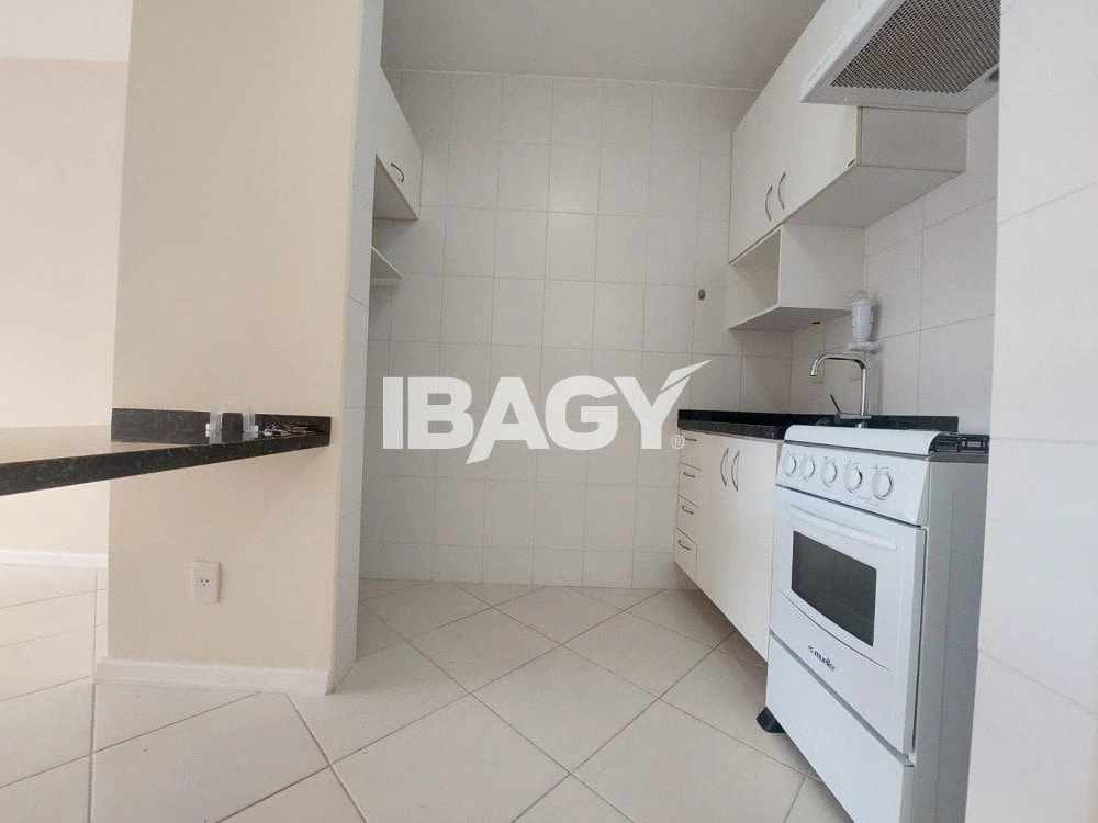 Apartamento de 1 dormitorio con cocina abierta y suite — photo 2
