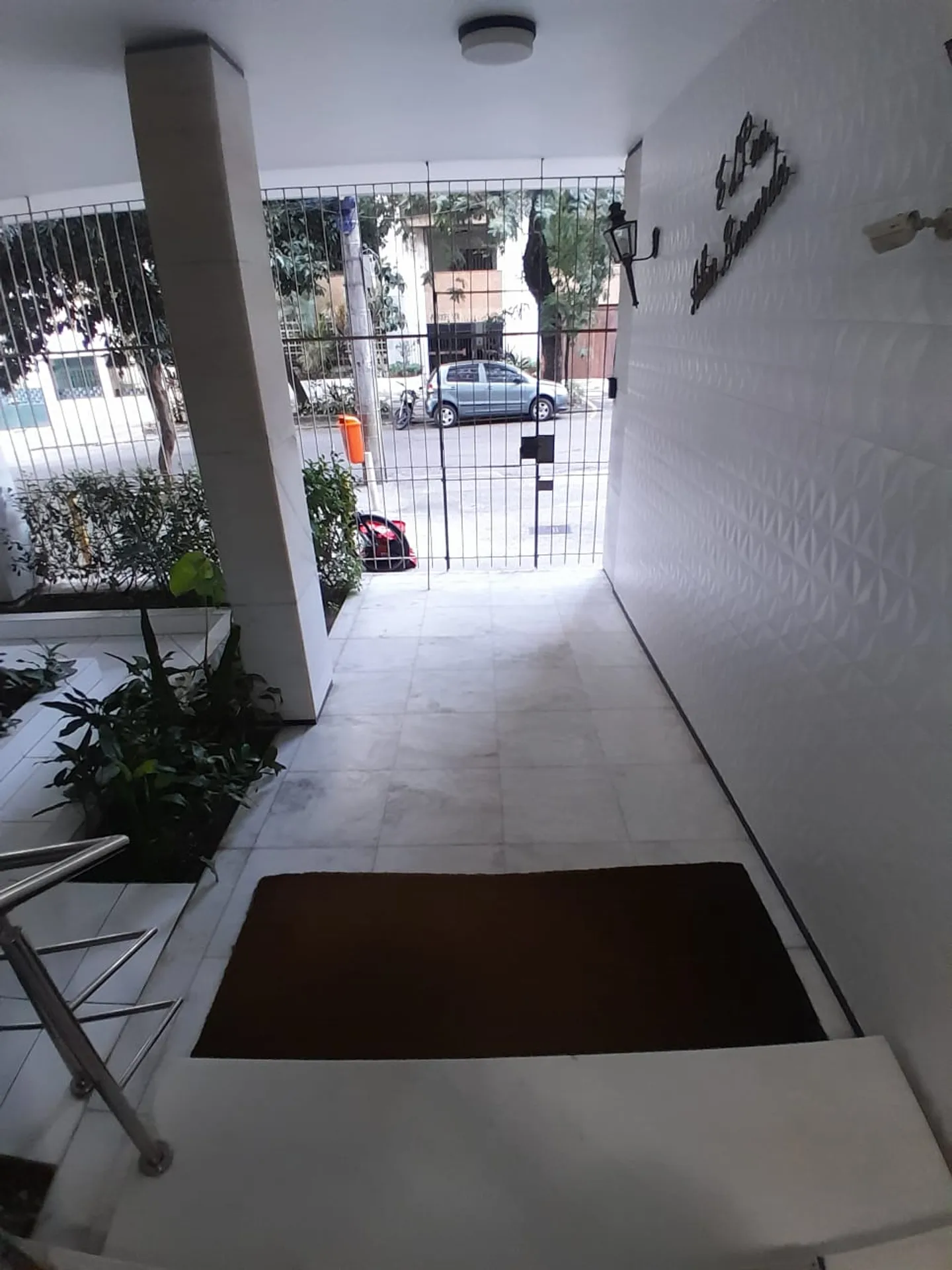 Unfurnished apartment with 2 bedrooms and 1 bathroom — photo 26