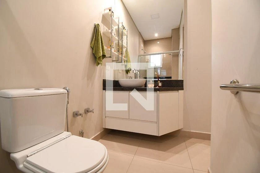 Furnished apartment, 185 m², with a bathtub — photo 35