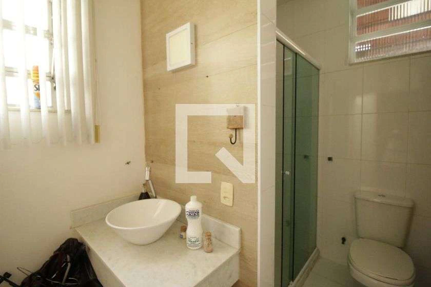 Casa de 381 m² com 7 quartos, 4 banheiros e jardim — photo 17