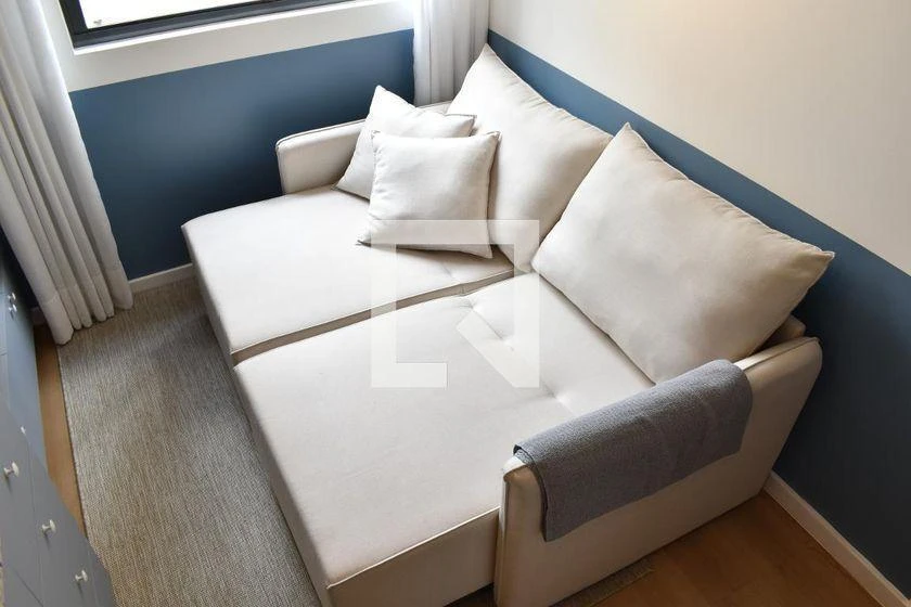 Furnished studio in a building with a gym