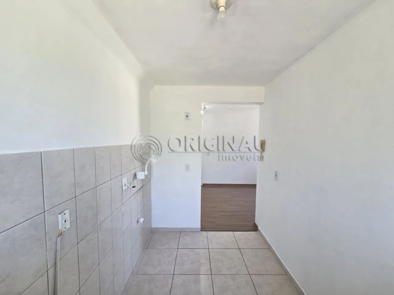 2-bedroom apartment with a closed-off kitchen — photo 7