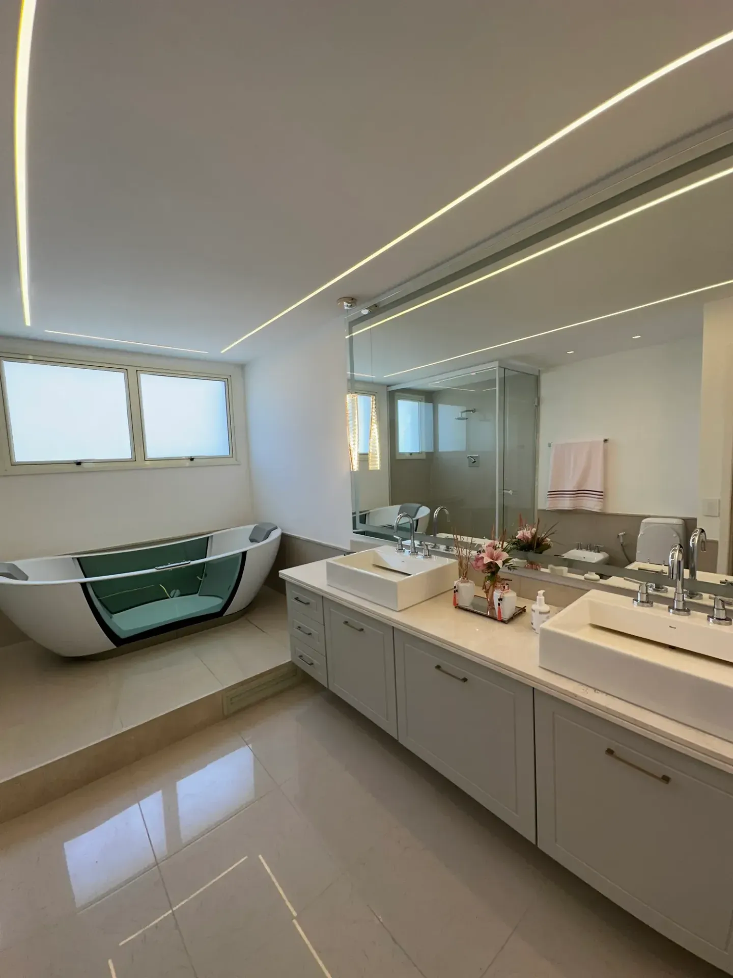Duplex apartment with 600 m², 4 bedrooms and 4 parking — photo 21