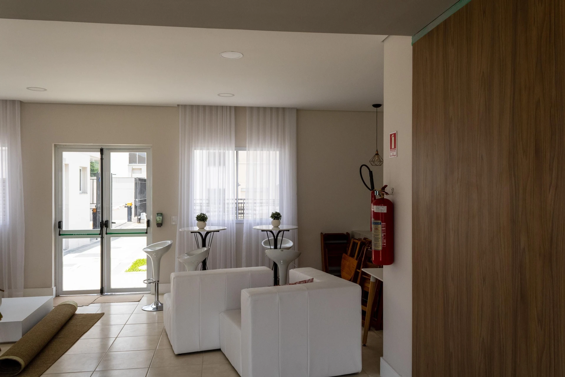 2-bedroom apartment in a building with a gym