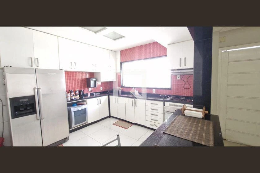 Washing machine in a 4-bedroom house, 223 m² — photo 10