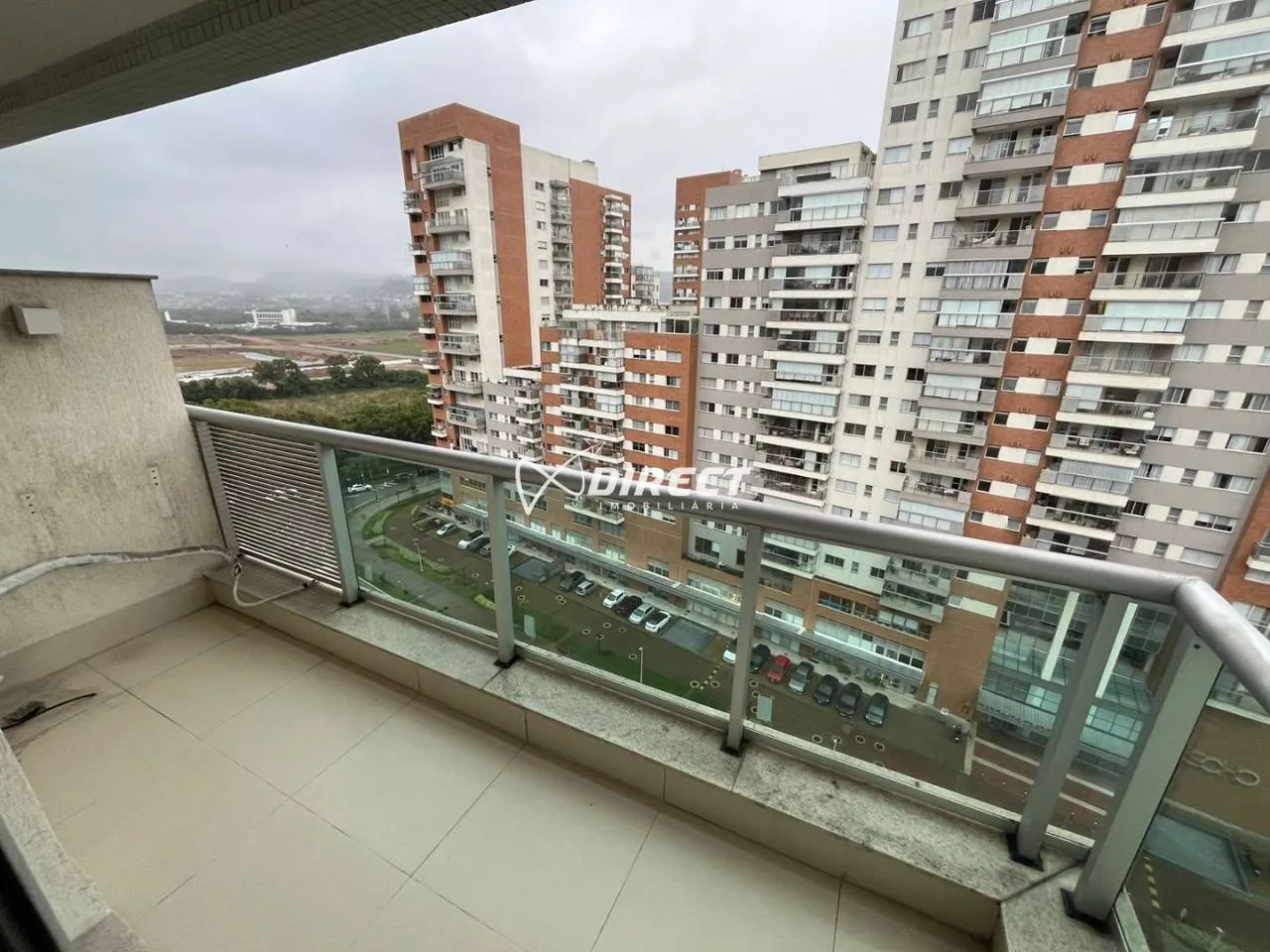 2-bedroom apartment with balcony and enclosed kitchen — photo 31