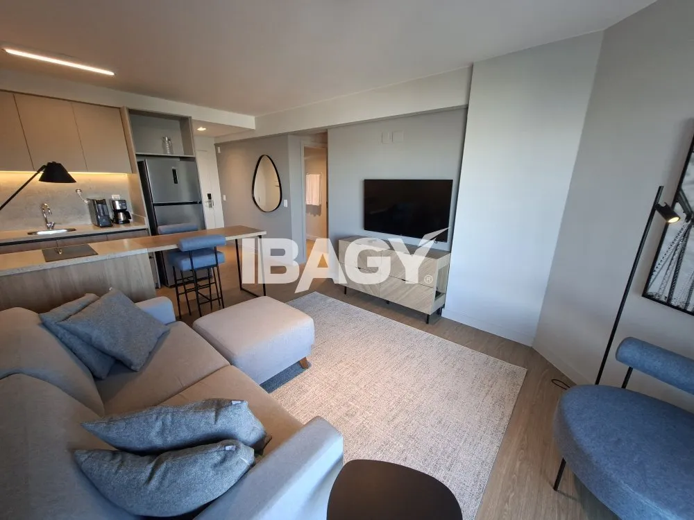 Studio with a glassed-in balcony and open-plan kitchen — photo 50
