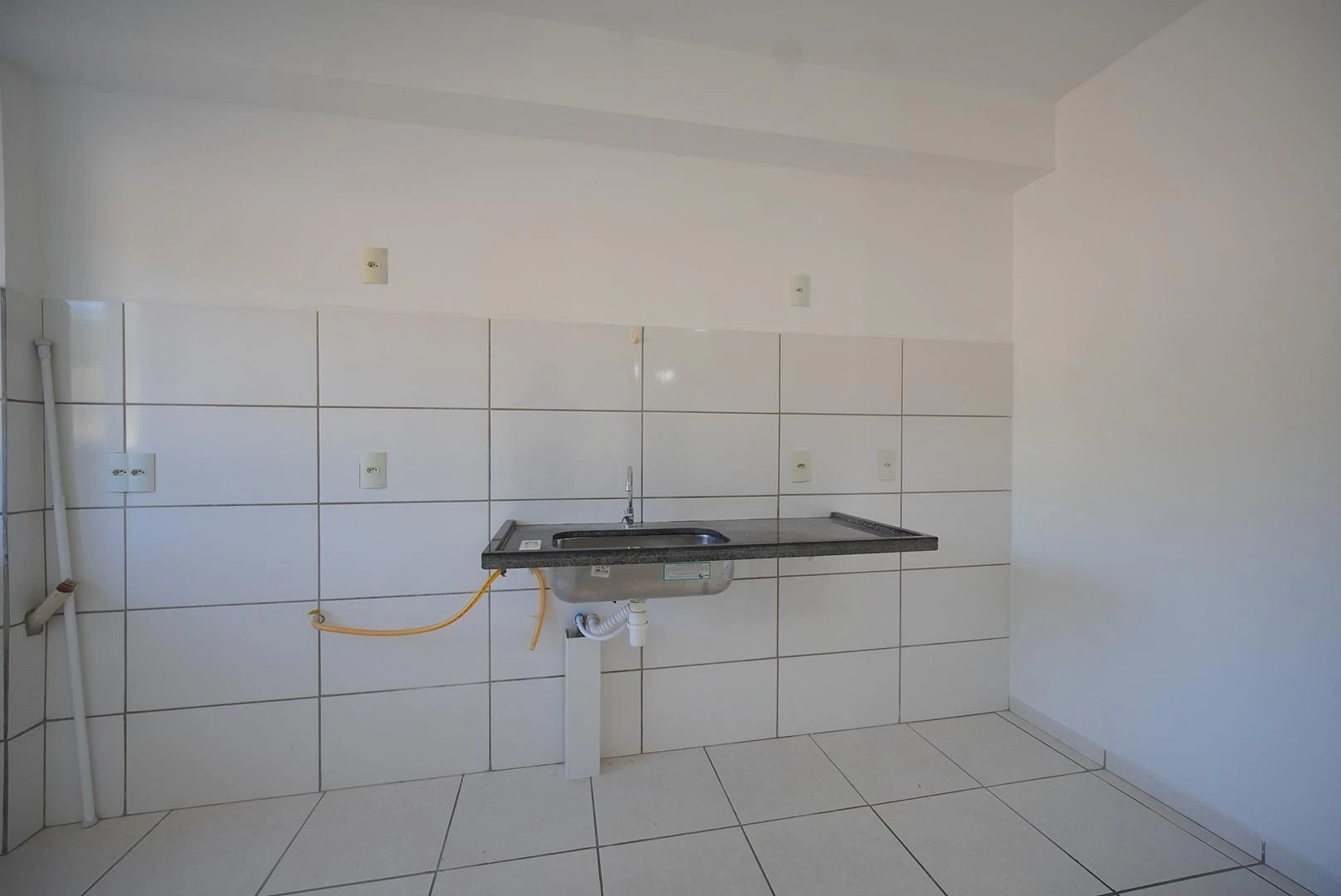 1-bedroom apartment with balcony and mountain view — photo 4
