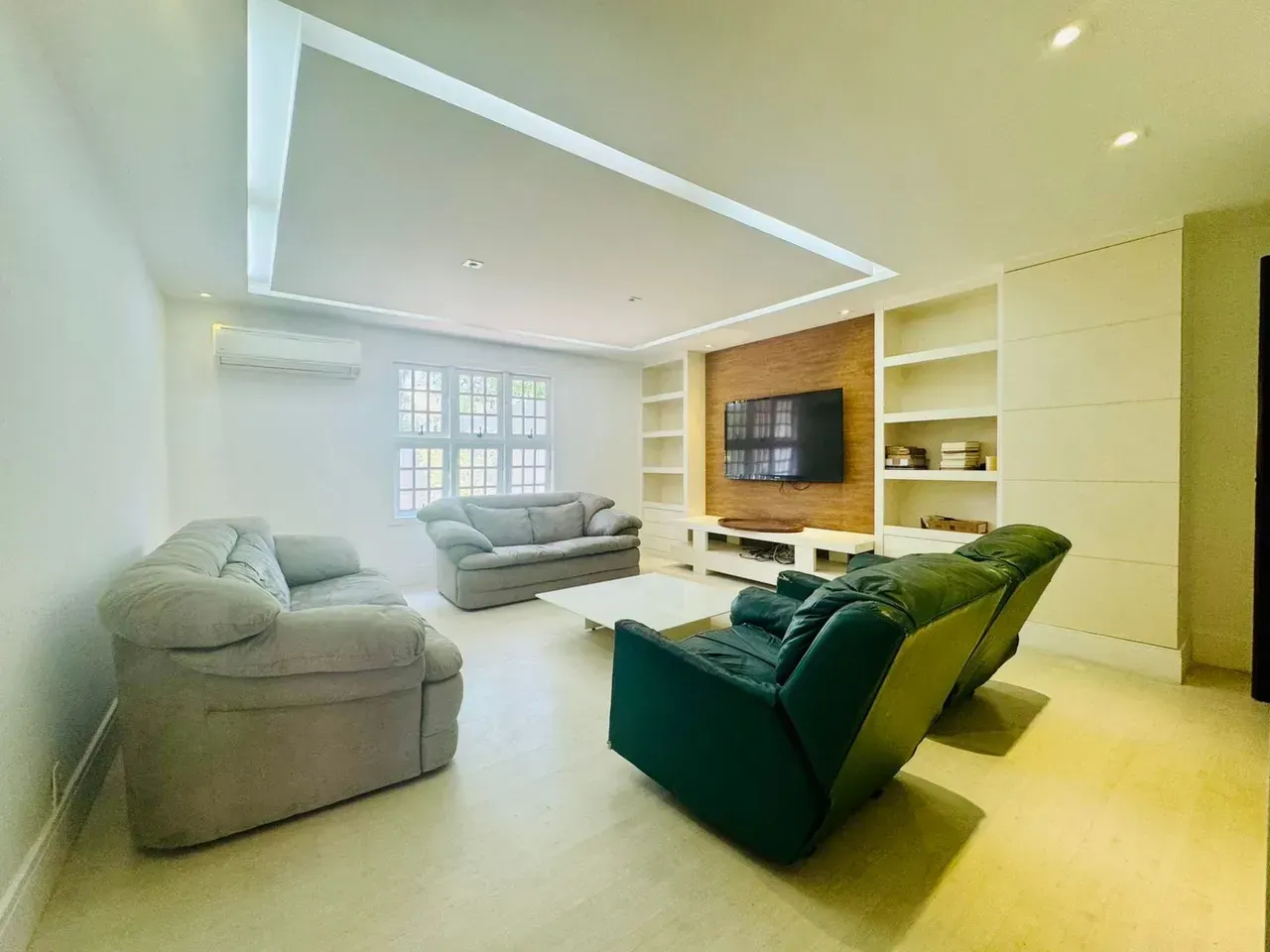 House with 5 suites and an integrated kitchen — photo 21