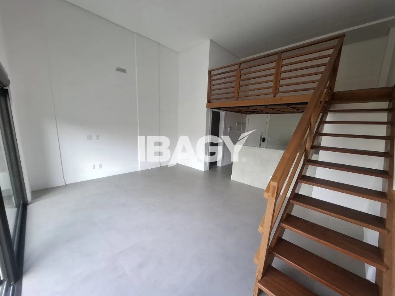 1-bedroom apartment with open-plan kitchen — photo 4