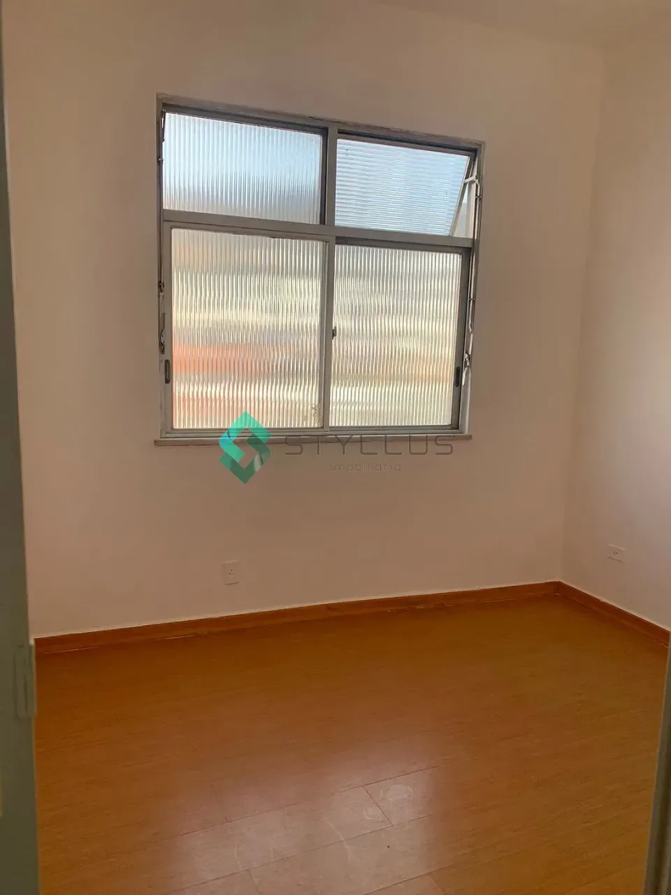 Unfurnished rental apartment with 2 bedrooms and 2 baths — photo 3