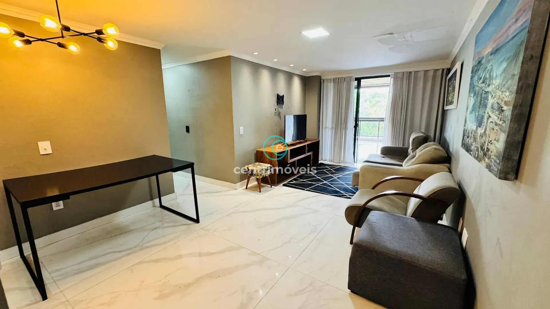 Walk-in closet in a 2-bedroom apartment, 110 m² — photo 18