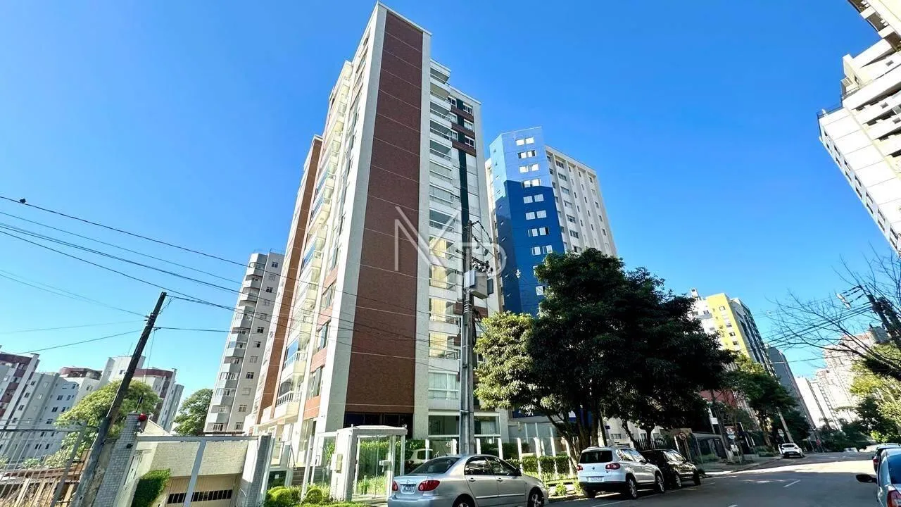 3-bedroom apartment with a grill on the balcony