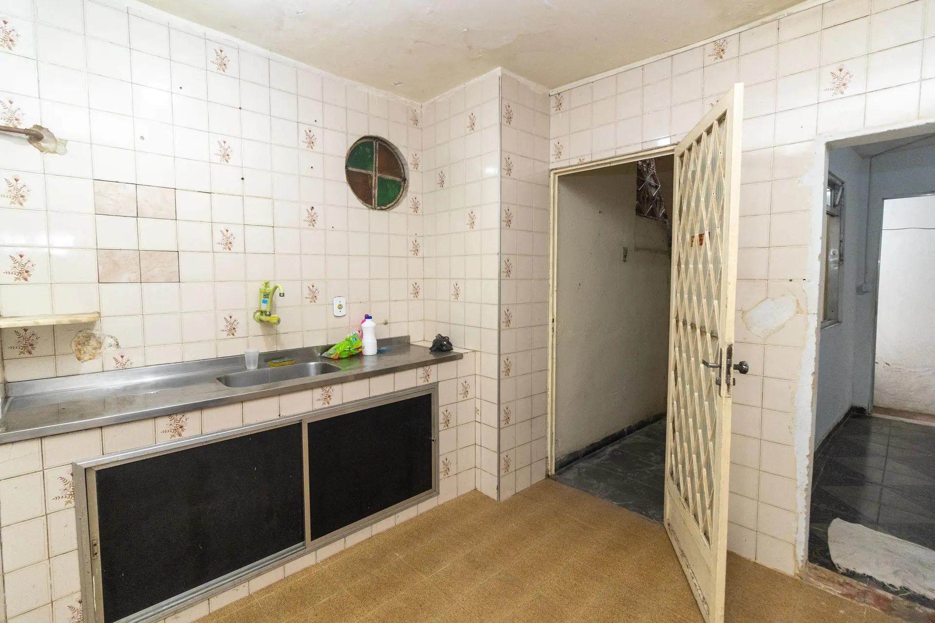Casa para alugar sem vaga, 1 quarto e 1 banheiro