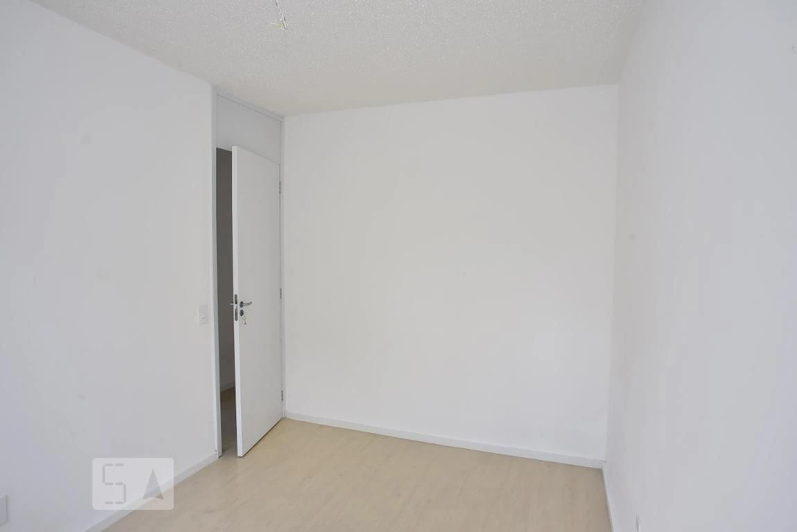 Wood or laminate floors in a 2-bedroom apartment, 45 m² — photo 31