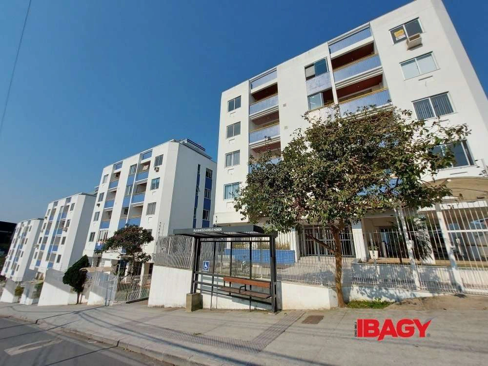 Вид на горы и 1 спальня: квартира 47 м² — photo 16
