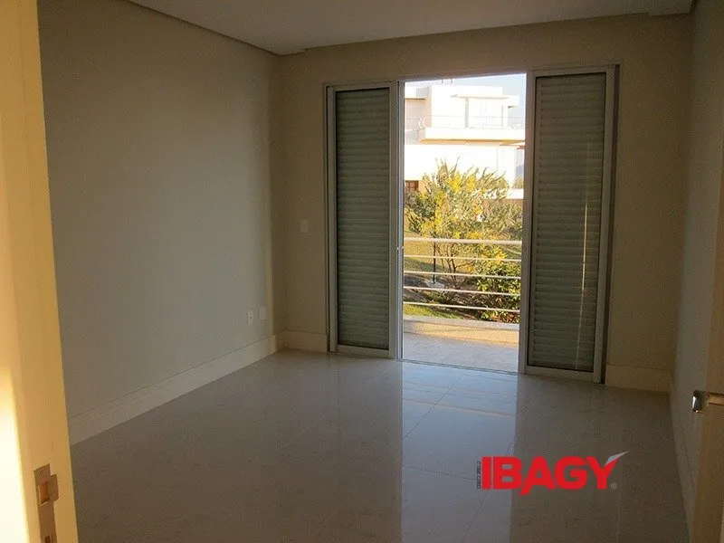 Дом с 3 спальнями-сьютами и 3 парковками 718 м² — photo 30